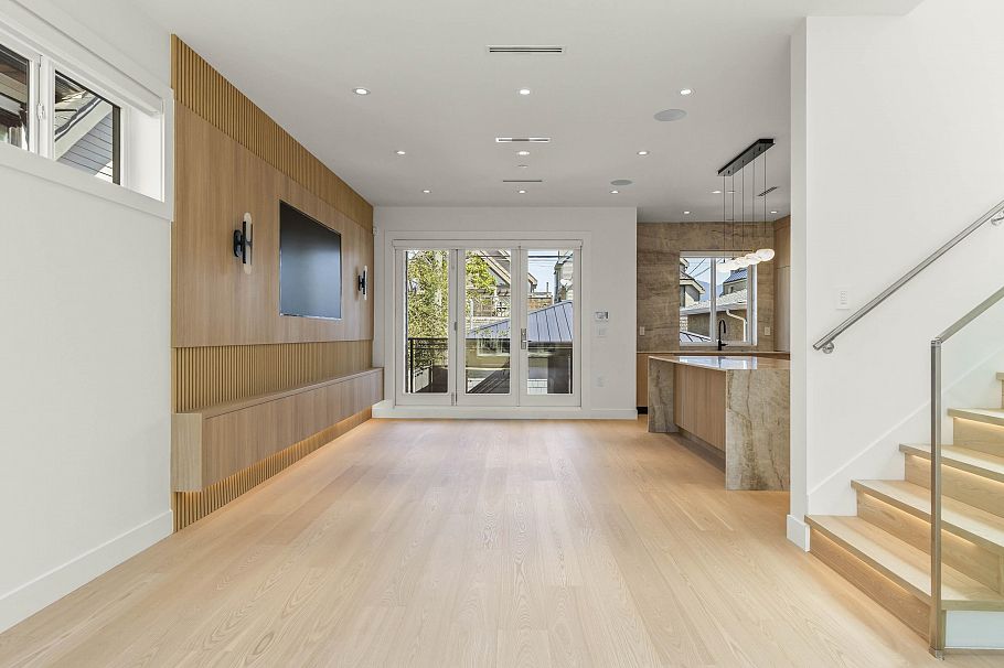 2565 W 2nd Avenue Vancouver, BC - 9