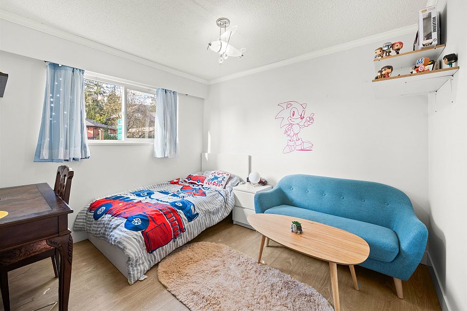 2333 Kirkstone Road North Vancouver, BC - 21