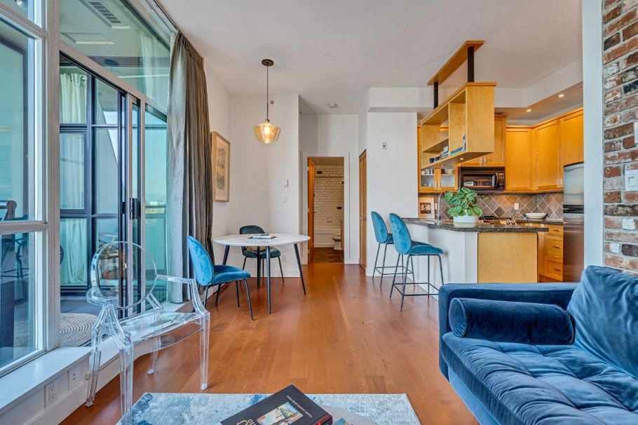 311 2515 Ontario Street Vancouver, BC - 5