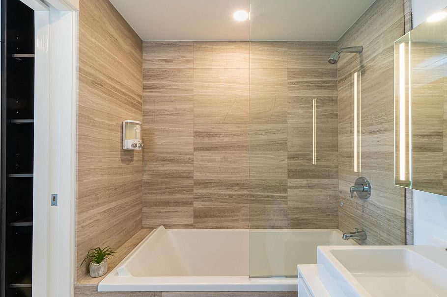 2010 1480 Howe Street Vancouver, BC - 24