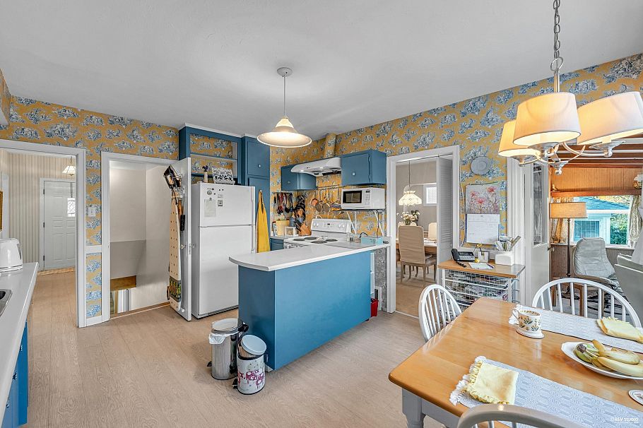 2225 W 22nd Avenue Vancouver, BC - 14