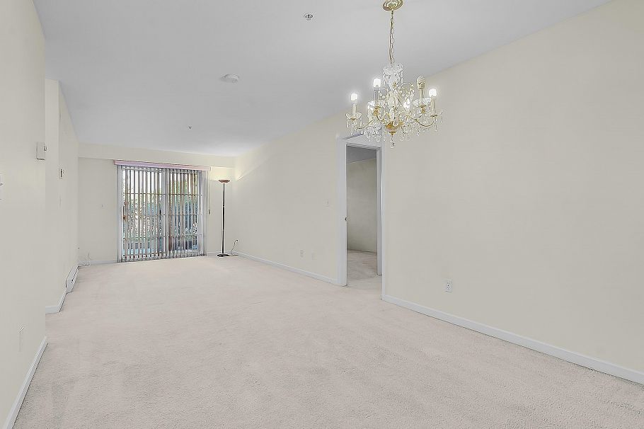 103 3624 Fraser Street Vancouver, BC - 4