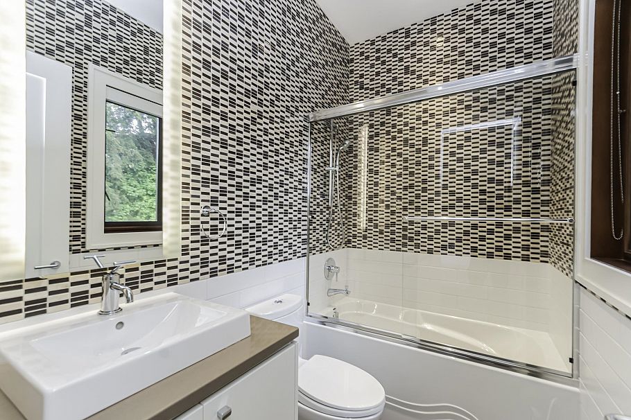 3875 W 36th Avenue Vancouver, BC - 25