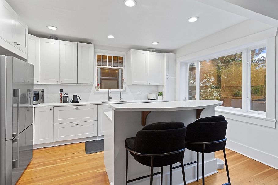 3716 W 30th Avenue Vancouver, BC - 14