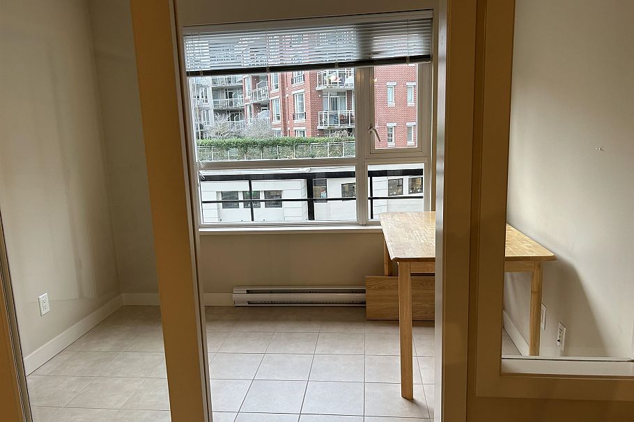 418 4028 Knight Street Vancouver, BC - 3