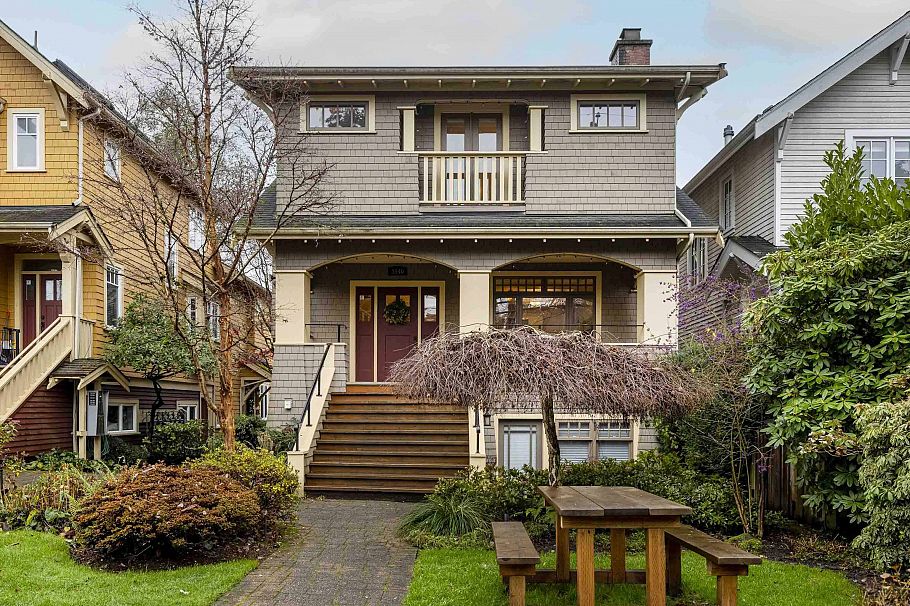 3540 W 5th Avenue Vancouver, BC - 1