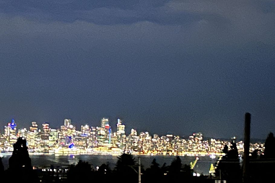 635 E Keith Road North Vancouver, BC - 36