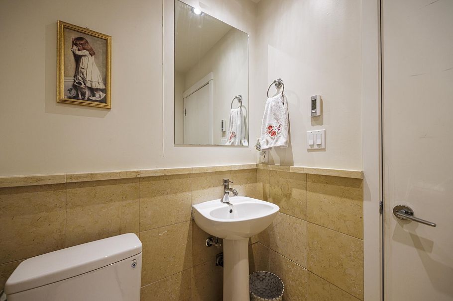 1702 121 W 16th Street North Vancouver, BC - 22