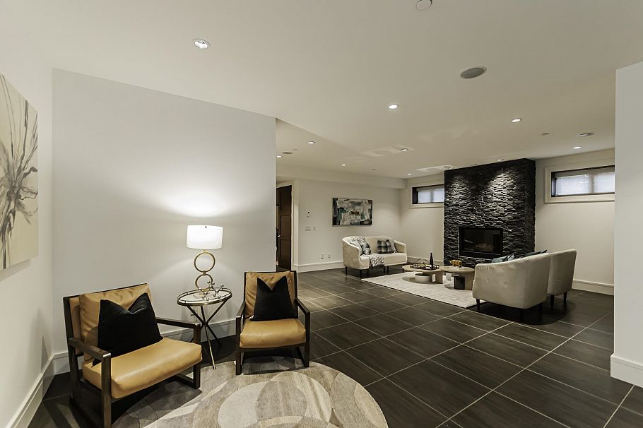 3875 W 36th Avenue Vancouver, BC - 32