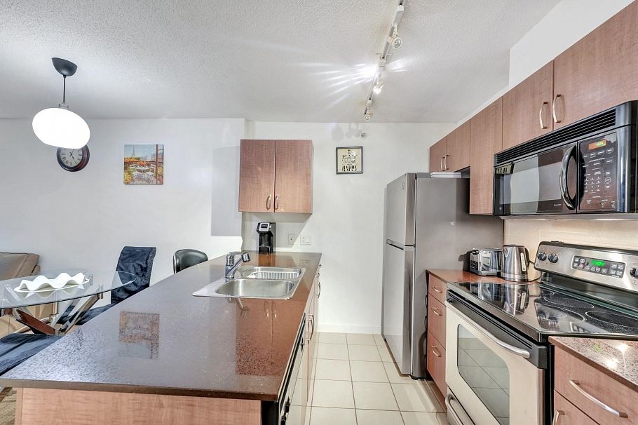 1506 610 Granville Street Vancouver, BC - 3