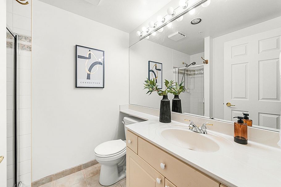 1201 160 W Keith Road North Vancouver, BC - 22