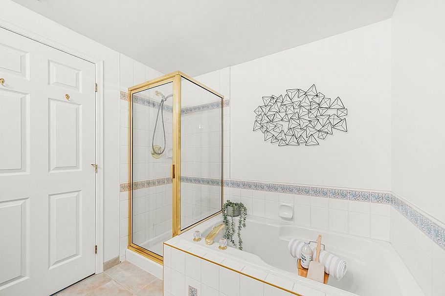 1201 160 W Keith Road North Vancouver, BC - 21