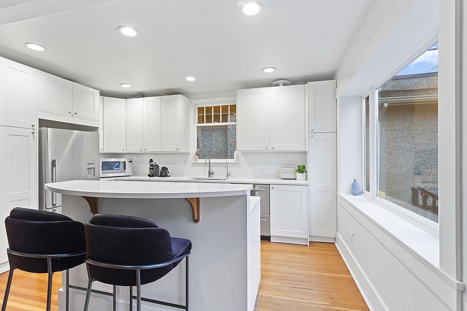 3716 W 30th Avenue Vancouver, BC - 15