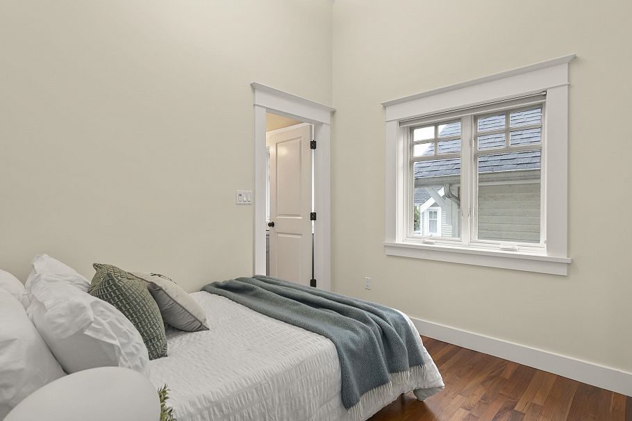 3540 W 5th Avenue Vancouver, BC - 32