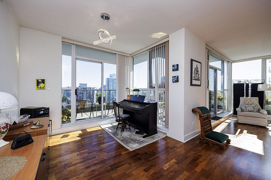 1702 121 W 16th Street North Vancouver, BC - 10