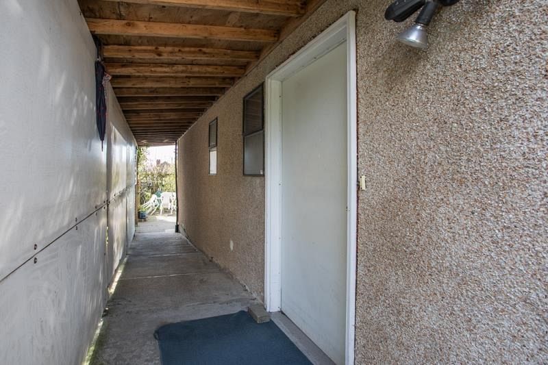 635 E Keith Road North Vancouver, BC - 23