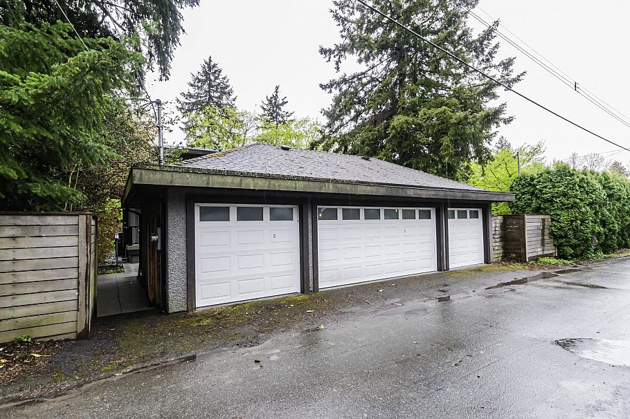 3875 W 36th Avenue Vancouver, BC - 38