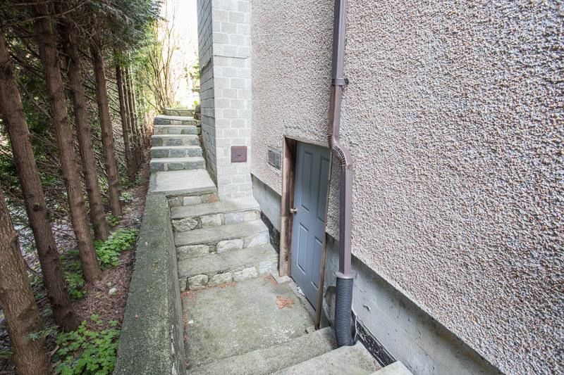 635 E Keith Road North Vancouver, BC - 24