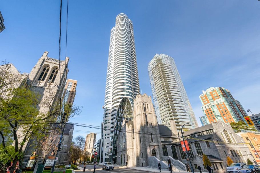 3202 1033 Nelson Street Vancouver, BC - 1