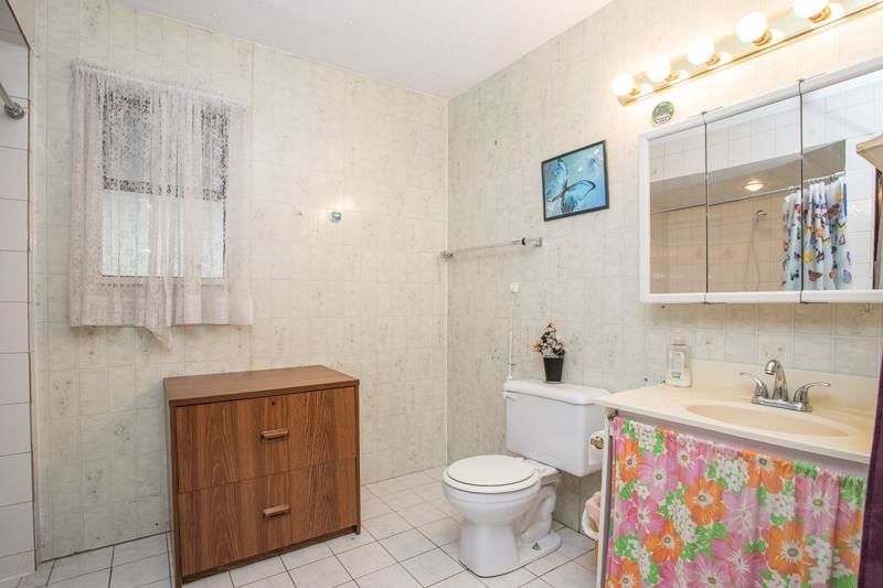 635 E Keith Road North Vancouver, BC - 20