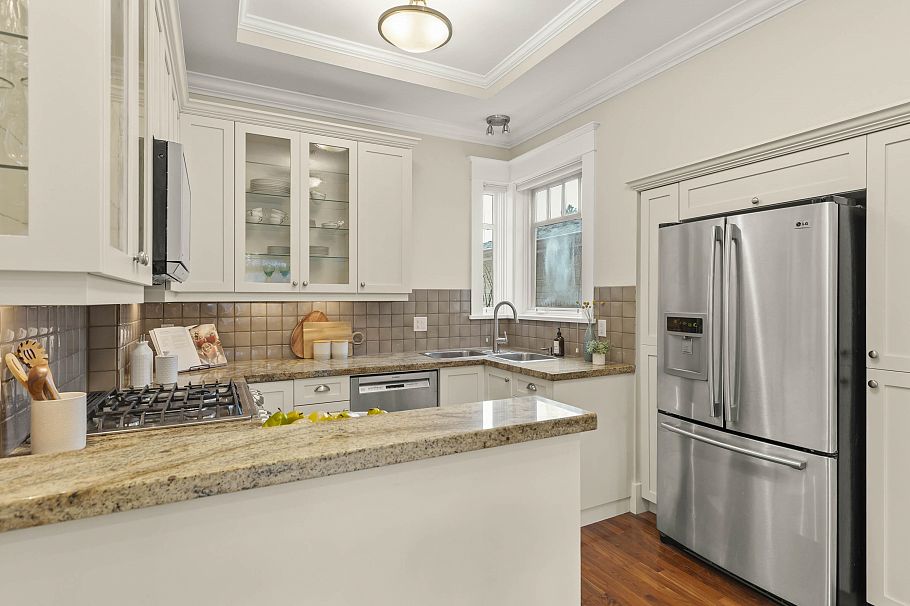 3540 W 5th Avenue Vancouver, BC - 18