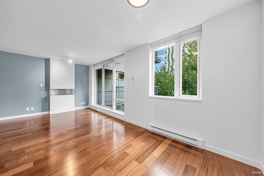 409 328 E 11th Avenue Vancouver, BC - 3