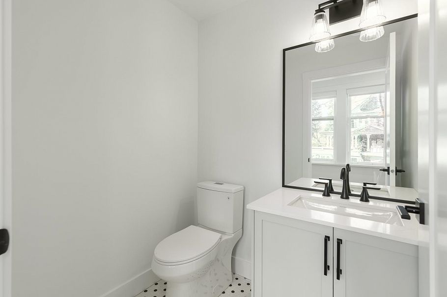 1081 Semlin Drive Vancouver, BC - 5