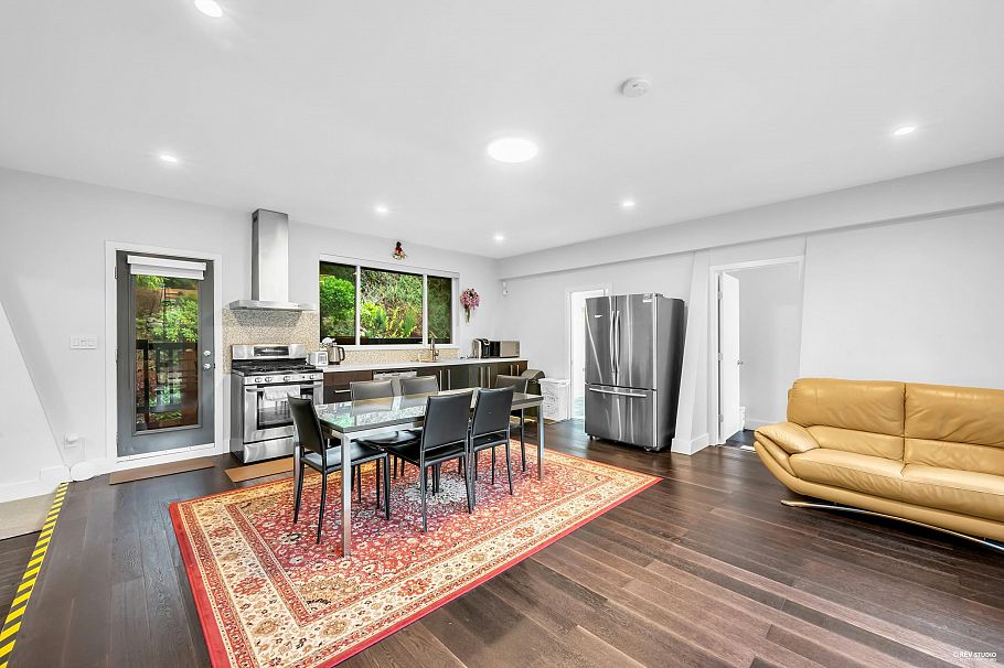 4066 Norwood Avenue North Vancouver, BC - 23