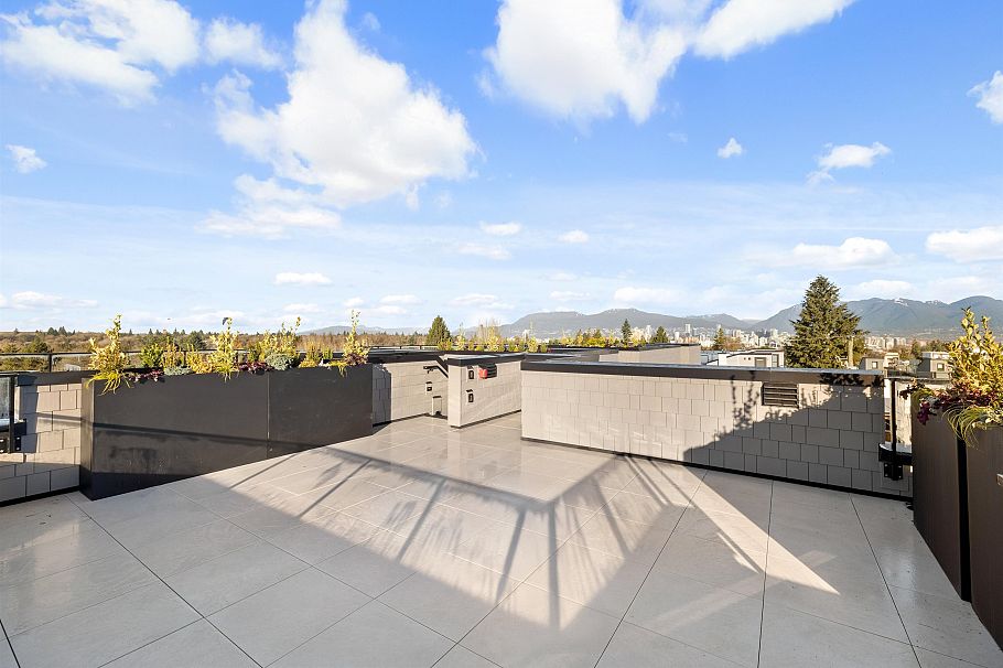 585 W 29th Avenue Vancouver, BC - 38