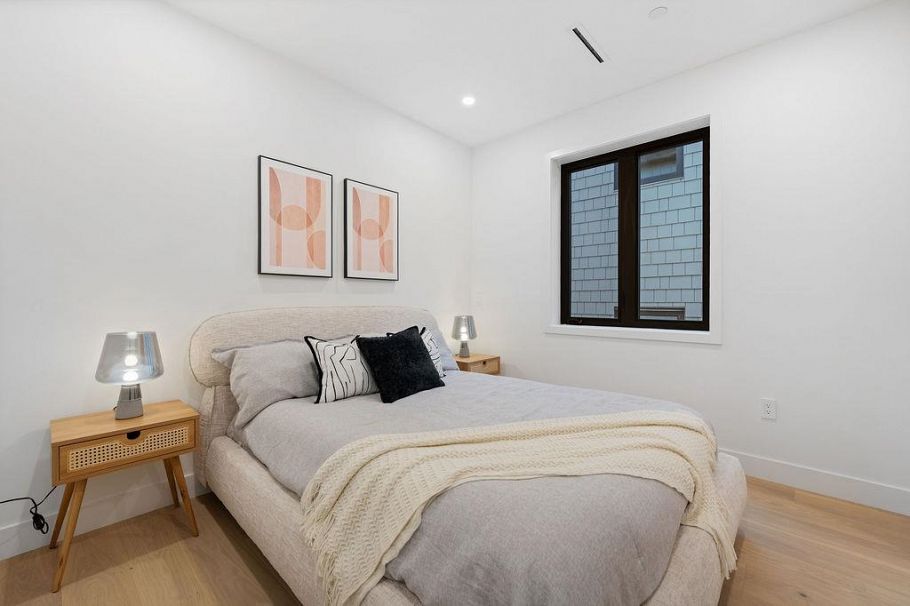 1 2846 W 12 Avenue Vancouver, BC - 21