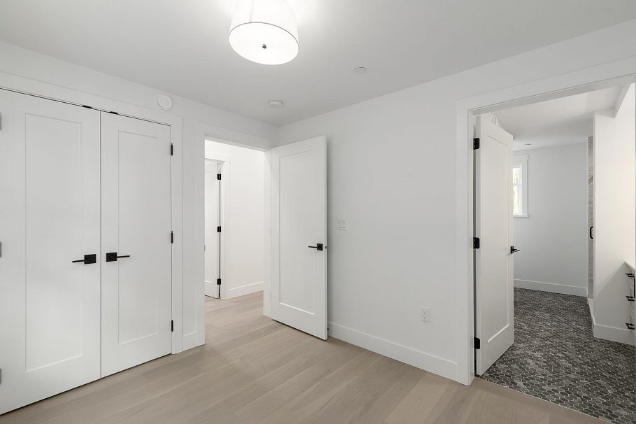 1081 Semlin Drive Vancouver, BC - 9