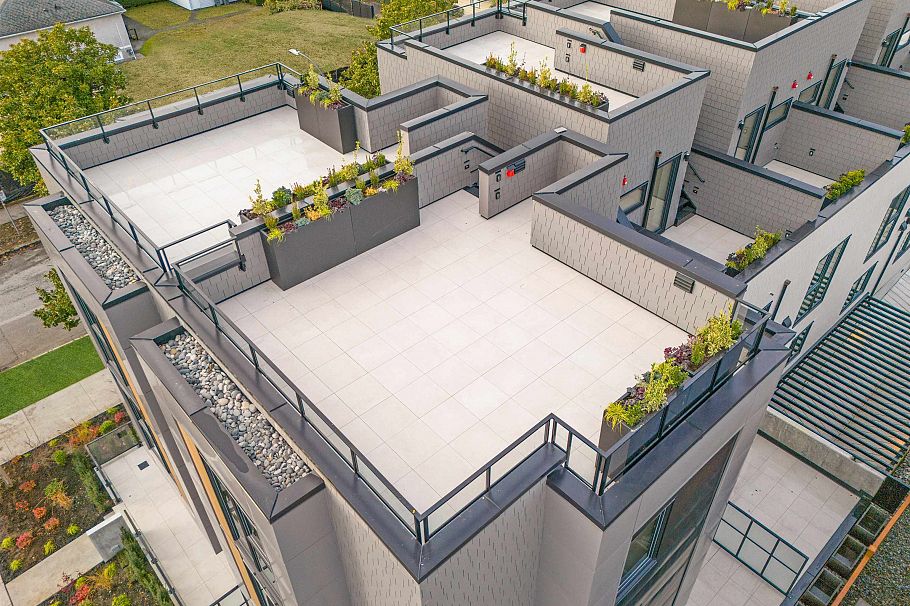 585 W 29th Avenue Vancouver, BC - 6