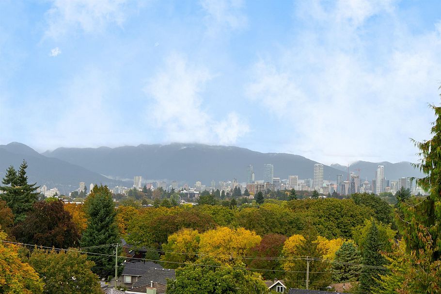 3511 W 15th Avenue Vancouver, BC - 34