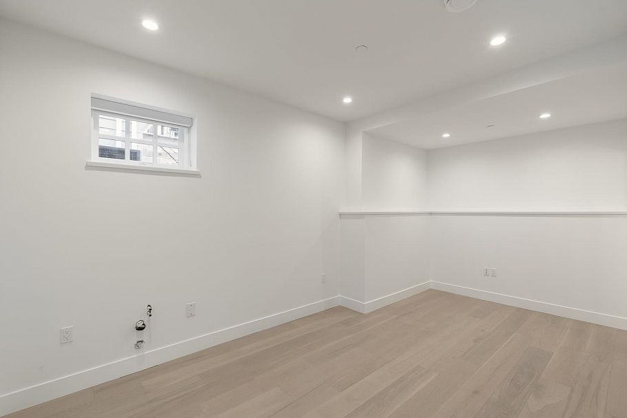 1081 Semlin Drive Vancouver, BC - 15