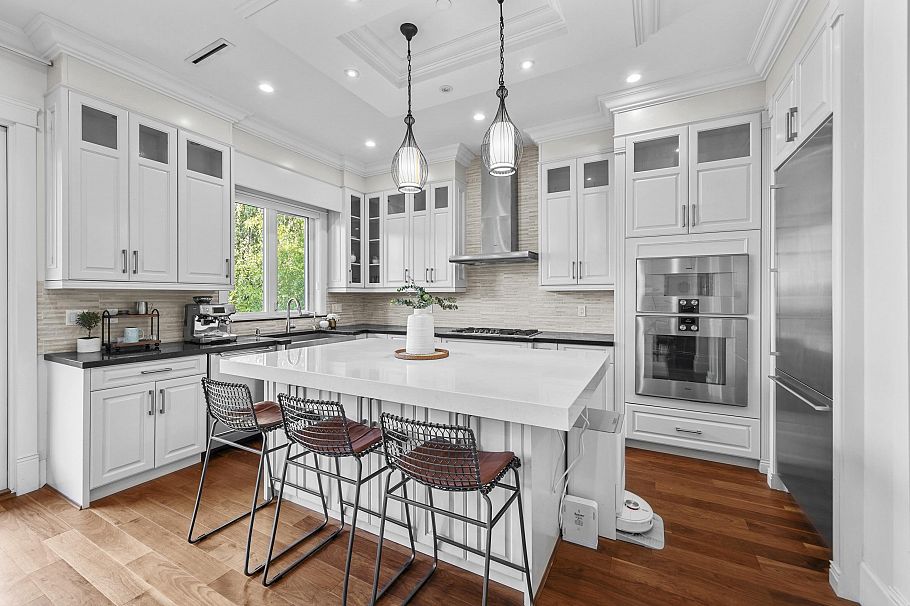 3339 W 27th Avenue Vancouver, BC - 9