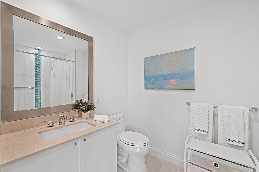 502 172 Victory Ship Way North Vancouver, BC - 14