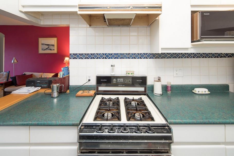 2305 W 3rd Avenue Vancouver, BC - 11