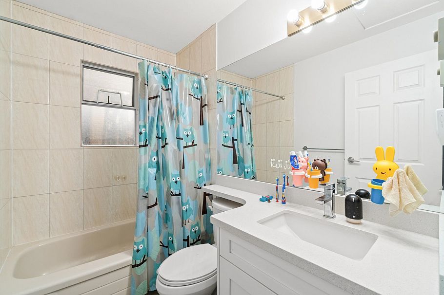 3529 Napier Street Vancouver, BC - 31