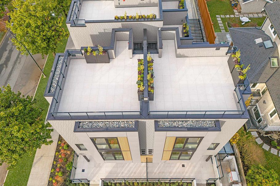 585 W 29th Avenue Vancouver, BC - 39