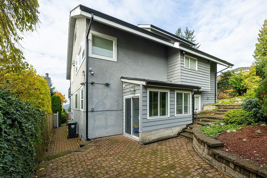 4050 St. Pauls Avenue North Vancouver, BC - 39