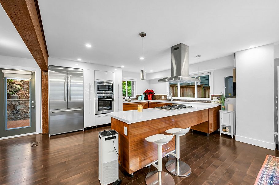 4066 Norwood Avenue North Vancouver, BC - 9