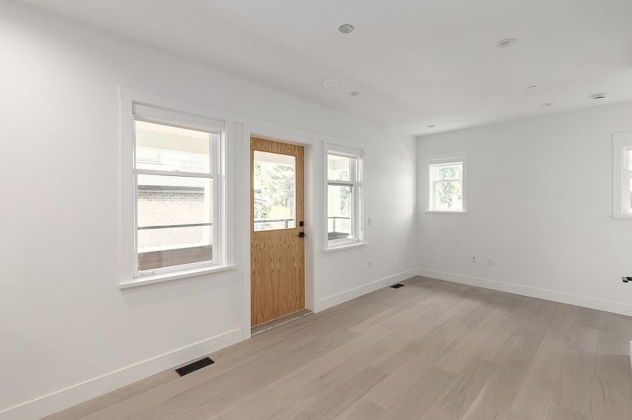 1081 Semlin Drive Vancouver, BC - 4