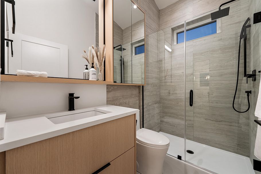 1 1259 Renfrew Street Vancouver, BC - 16