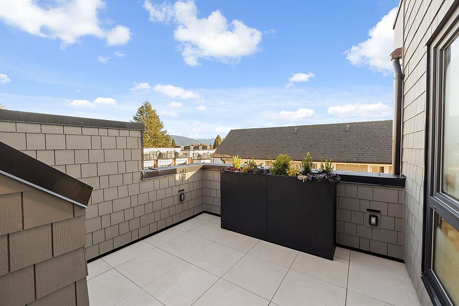 585 W 29th Avenue Vancouver, BC - 34