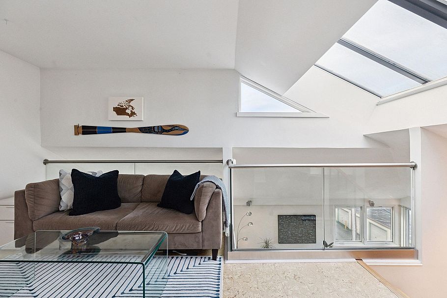 202 1633 Yew Street Vancouver, BC - 25