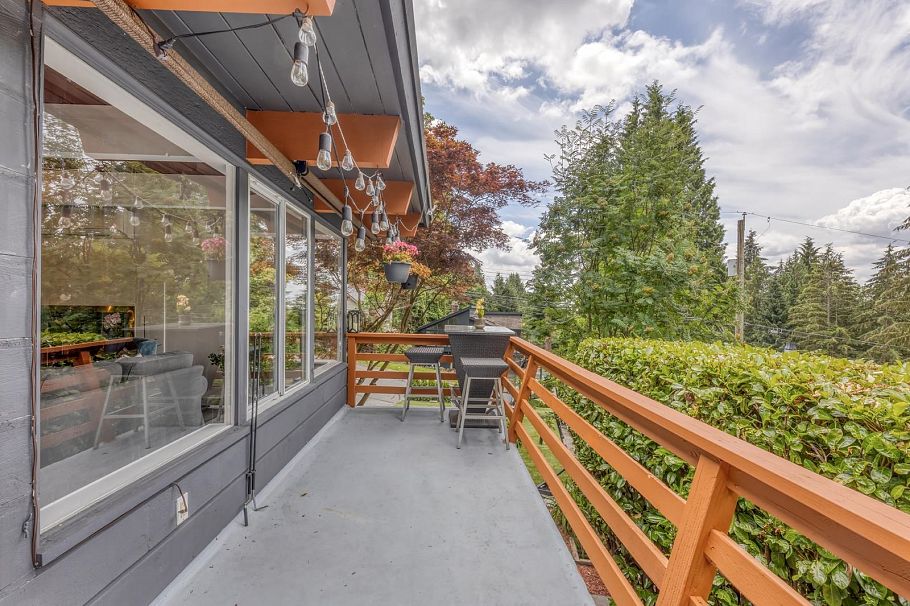 466 E Kings Road North Vancouver, BC - 13