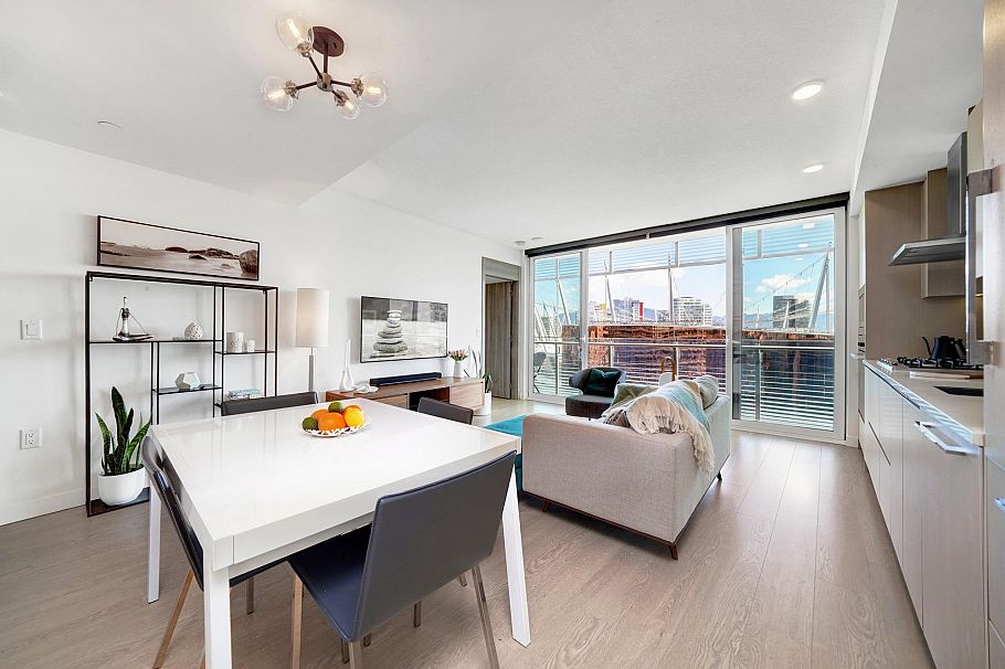 2006 89 Nelson Street Vancouver, BC - 24