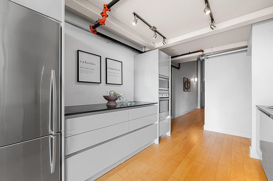 413 1529 W 6th Avenue Vancouver, BC - 8