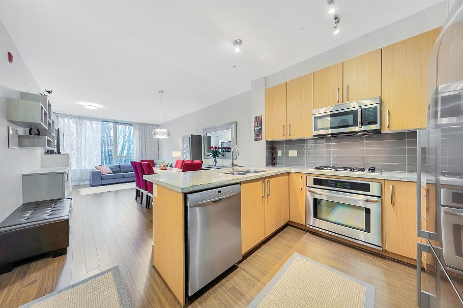 307 159 W 22nd Street North Vancouver, BC - 3