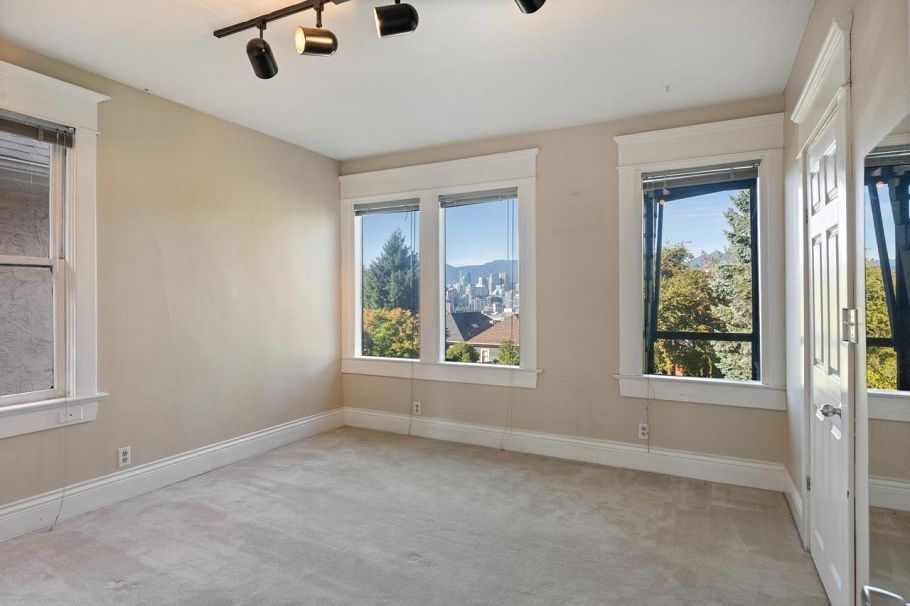 31 W 11th Avenue Vancouver, BC - 23